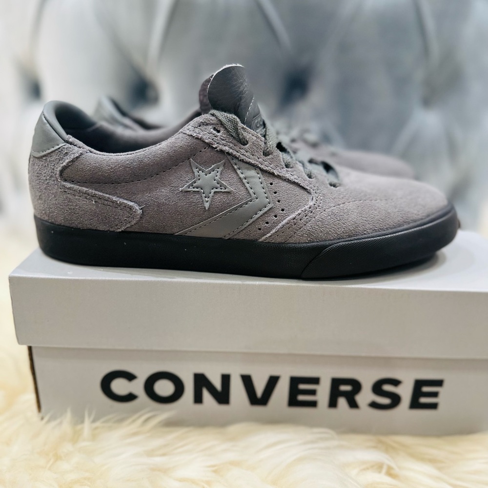 Women’s Converse - Picture 2 of 7